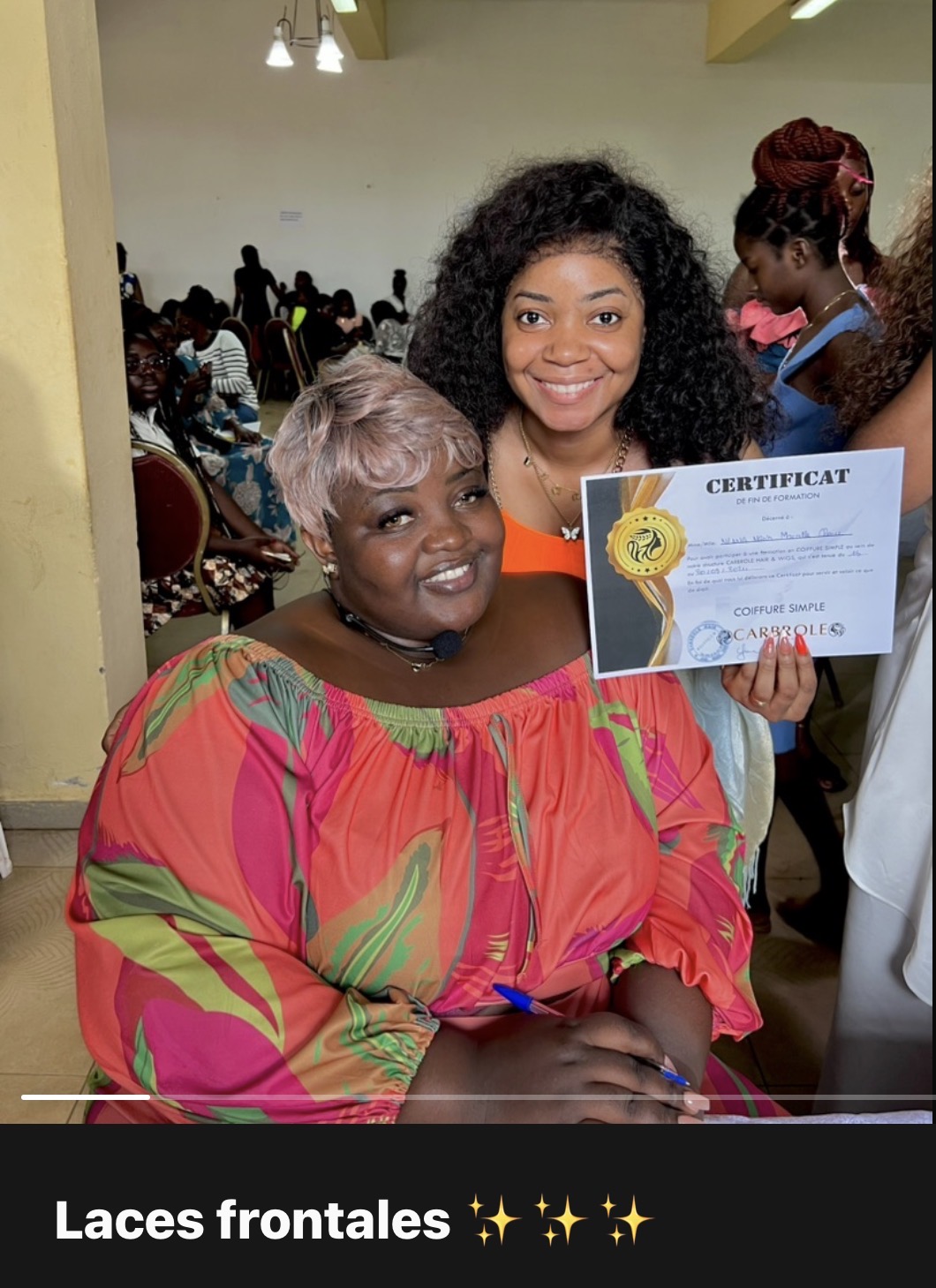 Remise de certificat de fin de formation Riri Marce